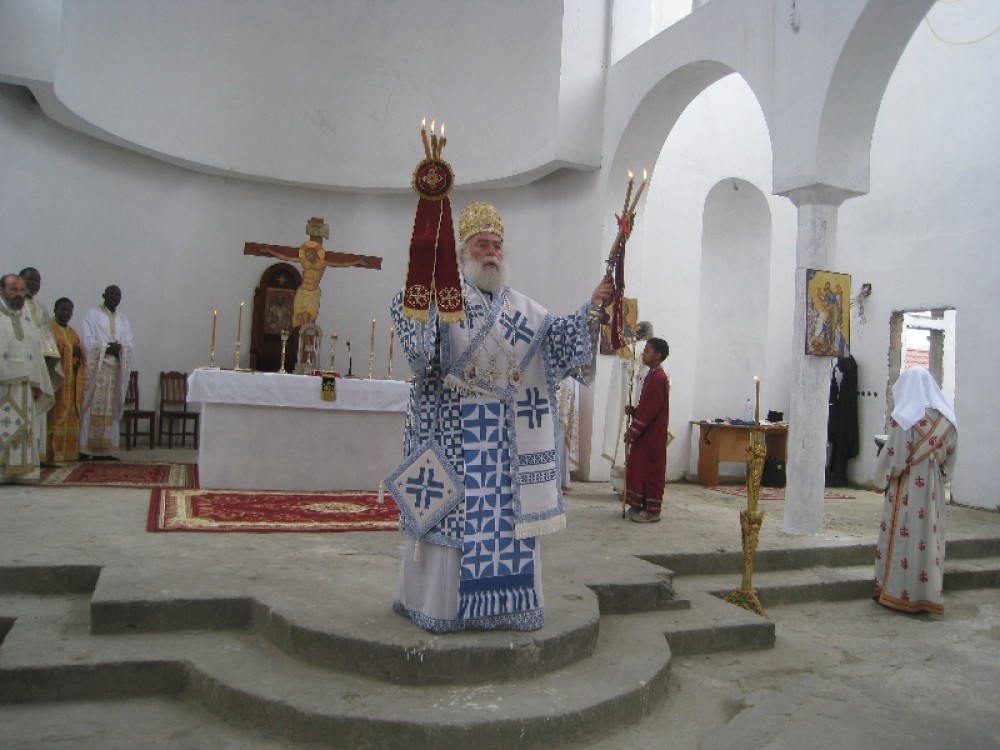 Пуэнт-Нуар, литургия в строящемся храме св. Димитрия Солунского