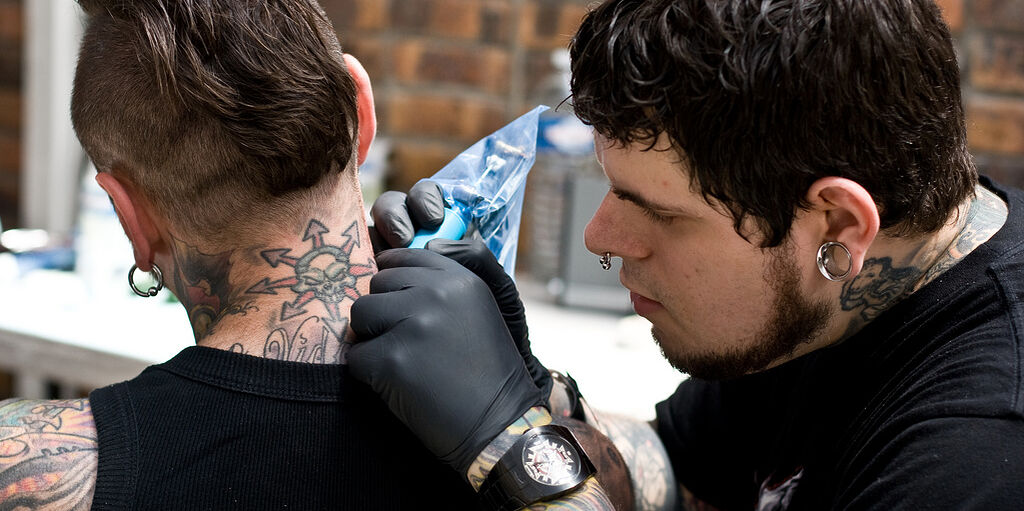 Почему люди делают татуировки психология по Фрейду