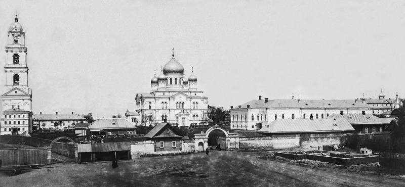 Вид Серафимо-Дивеевского монастыря с южной стороны