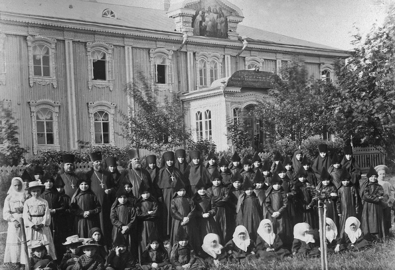The Church-parish school and orphanage at Diveyevo Monastery