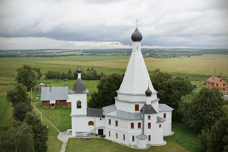 Ιερός Ναός Ανάστασης του Χριστού στο χωριό Γκοροντνιά