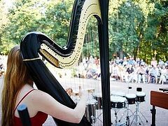 Очередной благотворительный концерт прошел в Голицынском саду