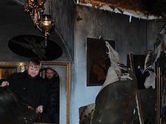 Unidentified people tried to set on fire two Orthodox churches in south Ukraine