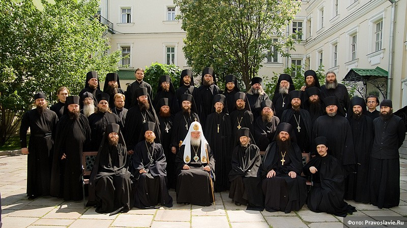 His Holiness Patriarch Kirill with the monastery brethren