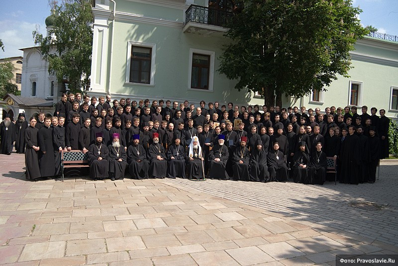 His Holiness Patriarch Kirill with seminarians of the STS
