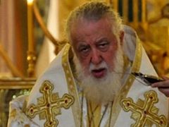 Patriarch Ilia II asks media to stop traumatizing people with crime news