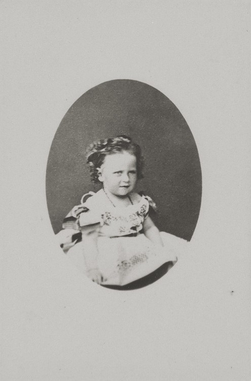 1866 г. Юная принцесса Елизавета Гессенская