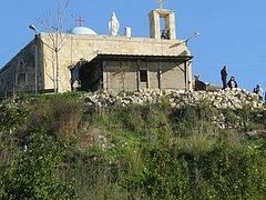 Israeli police robbed and ravaged a church in Ikrit