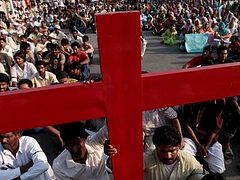 Pakistan Might Ban Blasphemy Laws After 60,000 Killed, Brother of Murdered Christian Official Says