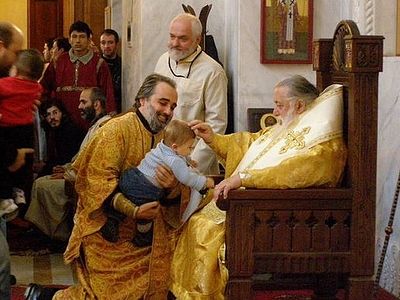 Крестниками Патриарха Илии II стали 659 детей (ВИДЕО)