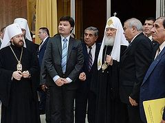 Patriarch Kirill honors memory of Russian volunteers who fell in Chaco War and meets with compatriots in Asuncion
