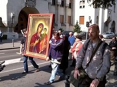 Pro-life cross procession in Belgrade