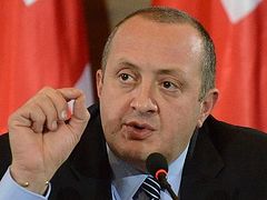 Georgian president pardons 95 prisoners for Pascha