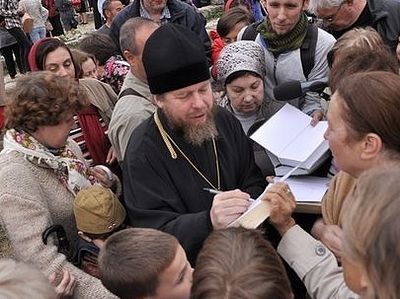 Епископ Егорьевский Тихон (Шевкунов) ответил на вопросы севастопольцев (Видео)