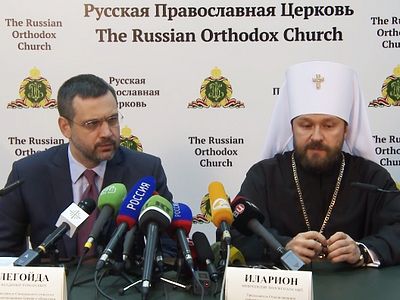 Брифинг по итогам экстренного заседания Священного Синода Русской Православной Церкви