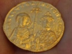 Archaeologists find perfectly preserved gold coin of Byzantine emperor Nicephorus II Phocas in Bulgarian Black Sea resort Balchik