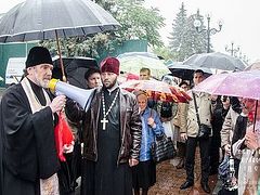 1000 believers hold rally near Rada against bill promoting raiding seizure of churches