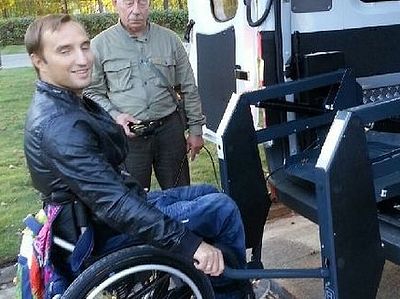 Уникальная социальная служба для перевозки инвалидов-колясочников на грани закрытия