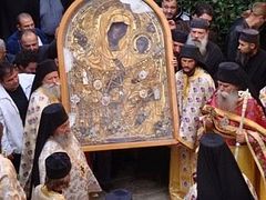 Miracle at Docheiariou Monastery: man mute from birth begins speaking before wonderworking icon