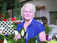 Gay man sues his florist friend, court forces her to participate in gay weddings