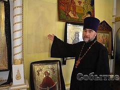 Image of Theotokos appears on wall in Kamensk church