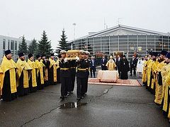 Moscow ceremoniously bids farewell to relics of St. Nicholas
