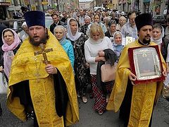 The “Savior” Cross procession held in St. Petersburg