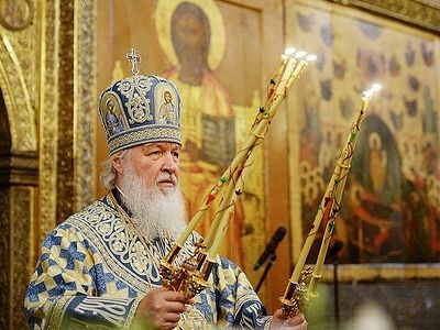 В праздник Успения Божией Матери Предстоятель Русской Церкви совершил Литургию в Успенском соборе Московского Кремля