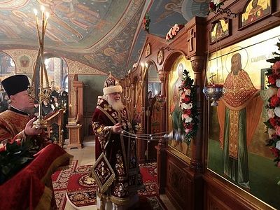 В Зачатьевском монастыре молитвенно почтили память сщмч. Владимира Амбарцумова