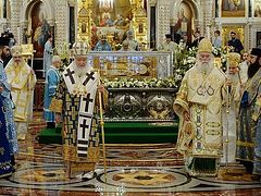 Orthodox primates gather for Liturgy in Moscow on centenary of enthronement of St. Tikhon