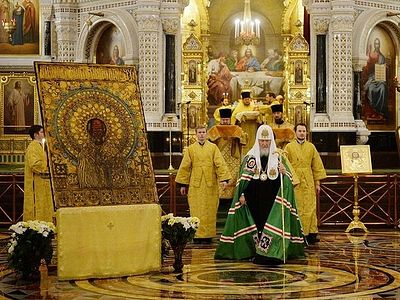 В день памяти святителя Николая Чудотворца Предстоятель Русской Церкви совершил Литургию в Храме Христа Спасителя