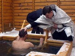 5 Tatarstan inmates baptized in font built by fellow prisoners