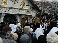 Kiev court begins hearing case against ancient Tithes Monastery