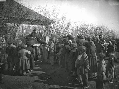 Благотворительность: опыт предков