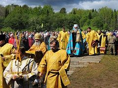 Main Divine Liturgy of All-Russian Velikoretsky procession gathers 55,000 faithful