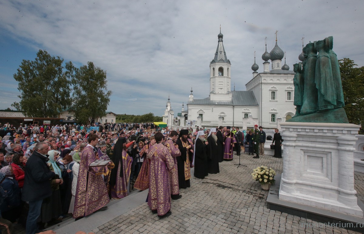 Село годеново ярославская. Храм в Ярославской области Годеново. Монастырь в Годеново Ярославской области. Храм Животворящего Креста в Ярославской области. Подворье Никольского монастыря в Годеново.