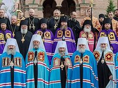 19 hierarchs concelebrate 25th anniversary of rebirth of monastic life at Kiev’s Goloseevsky Monastery