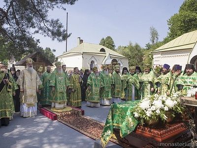 Митрополит Ювеналий возглавил в подмосковном Серафимо-Знаменском скиту празднование дня памяти прписп. Фамари (Марджановой)