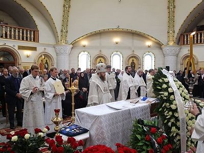 Епископ Воскресенский Савва совершил отпевание писателя Валерия Ганичева