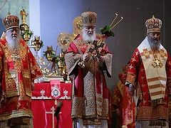 В сотую годовщину расстрела Царской семьи Предстоятель Русской Церкви совершил Литургию перед Храмом на Крови