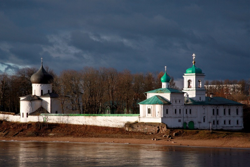 Церкви и монастыри Пскова