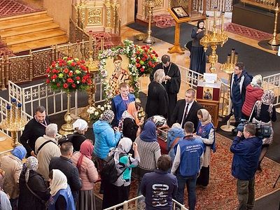 Десница святителя Спиридона Тримифунтского принесена в Санкт-Петербург