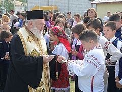 Romanian Church donates $2,500 to school affected by fire