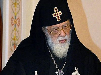 Патриарх Илия II призывает клириков воздержаться от политических заявлений