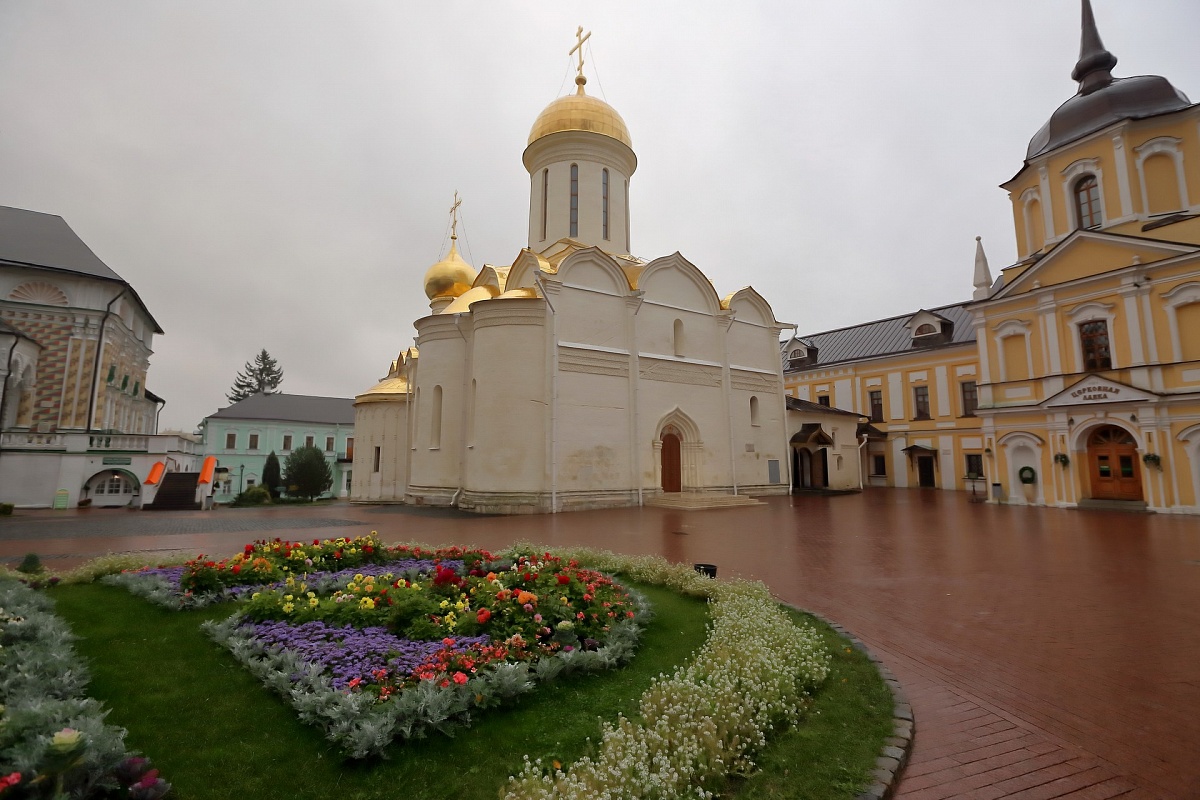 Ставропигиальный монастырь. Ставропигиальный мужской монастырь Сергиев Посад. Ставропигиальному мужскому монастырю Свято-Троицкой Сергиевой Лавры. 28 Ставропигиальных монастырей России. Корецкого Свято-Троицкого ставропигиального женского монастыря 1888.