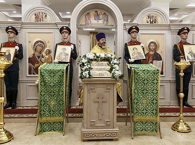 Иконы с частицами мощей православных святых переданы храму преподобного Сергия Радонежского при Генштабе Вооруженных сил России