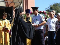 Сотрудникам Росгвардии и МВД, отразившим нападение террориста в Кизляре, вручены Патриаршие награды