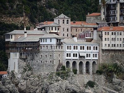 При всей любви к Афону, есть еще понятие церковной дисциплины