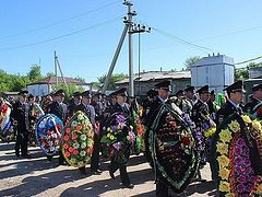 Саратовских полицейских, погибших в Грозном при нападении боевиков на храм, наградили Орденами мужества