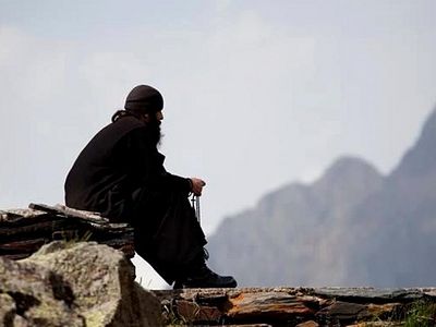 «Крест надо подъять, а не волочить его по земле»